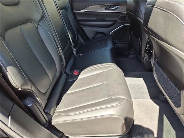 Used 2023 Jeep Grand Cherokee 4WD 4xe image 21