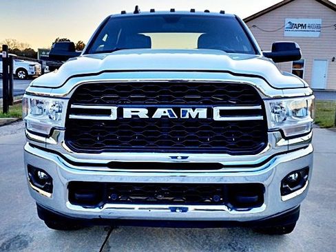 Used 2021 RAM 2500 Tradesman w/ Chrome Appearance Group image 12