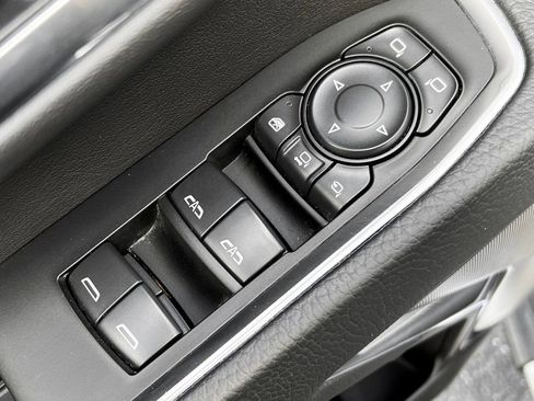 Used 2025 GMC Sierra 2500 Denali image 26