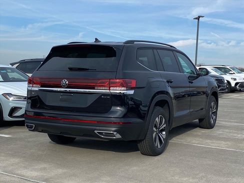 New 2026 Volkswagen Atlas SE image 3
