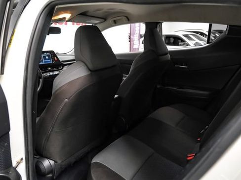 Used 2020 Toyota C-HR LE FWD image 34