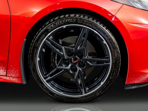 Used 2021 Chevrolet Corvette Stingray Convertible w/ Battery Protection Package image 8