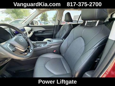 Used 2025 Toyota Grand Highlander FWD image 15