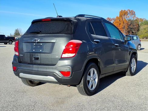 Used 2020 Chevrolet Trax LT w/ Driver Confidence Package image 5