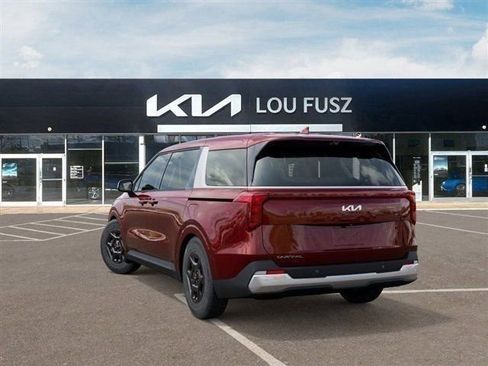 New 2026 Kia Carnival LXS image 4
