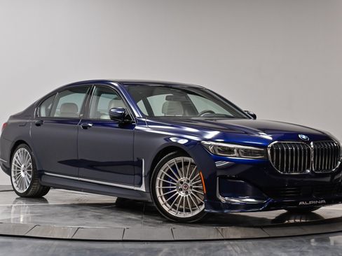 Used 2022 BMW ALPINA B7 xDrive AWD/4WD image 16