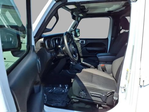Used 2023 Jeep Wrangler Unlimited Sport AWD/4WD image 19
