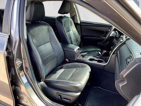 Used 2017 Toyota Camry XLE FWD image 7