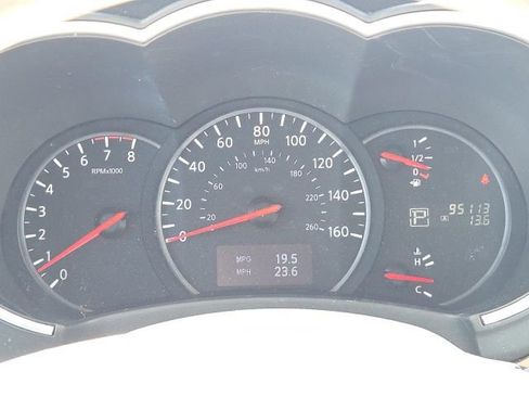 Used 2014 Nissan Quest S image 32