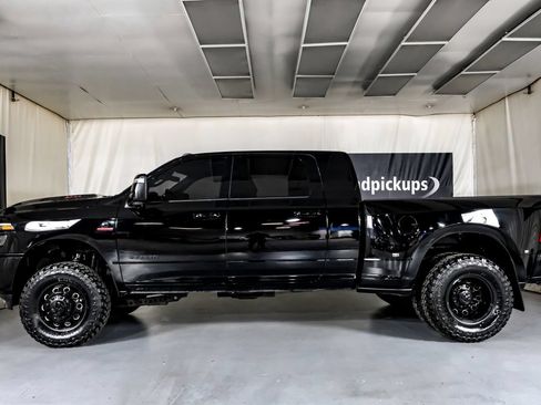 Used 2025 RAM 3500 Laramie AWD/4WD image 11