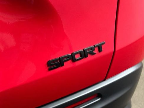 Used 2025 Honda HR-V Sport image 2