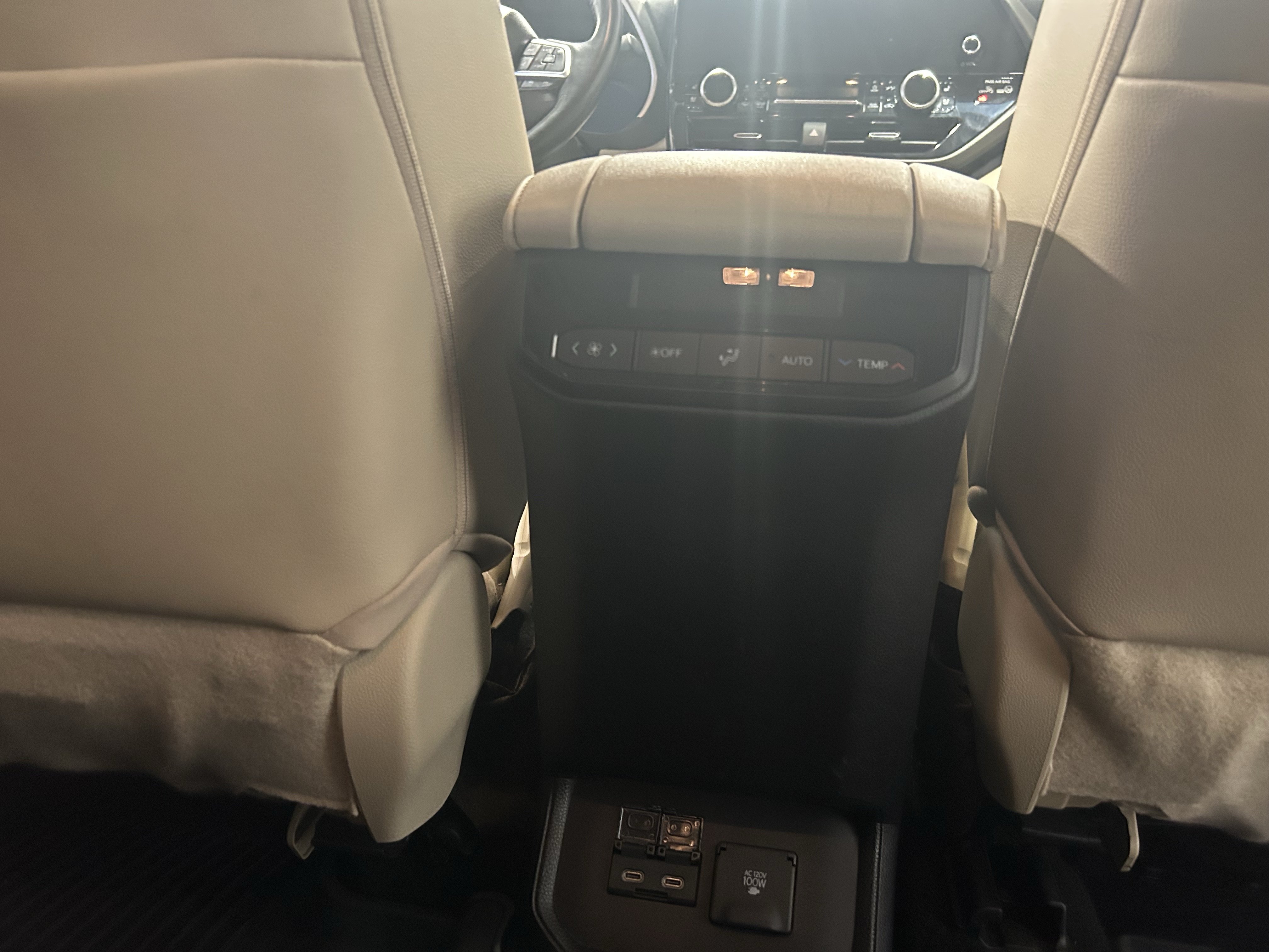 Used 2023 Toyota Highlander Limited AWD/4WD image 17