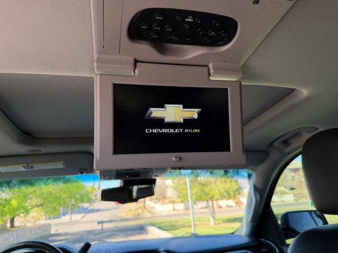 Used 2019 Chevrolet Suburban Premier RWD image 17