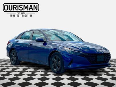 Used 2023 Hyundai Elantra SEL w/ Preferred Accessory Package