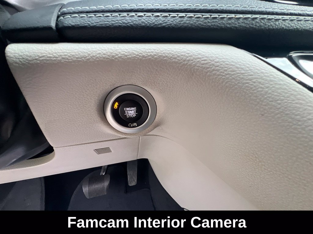 Used 2022 Chrysler Pacifica Touring-L w/ Uconnect Theater Family Group FWD image 34