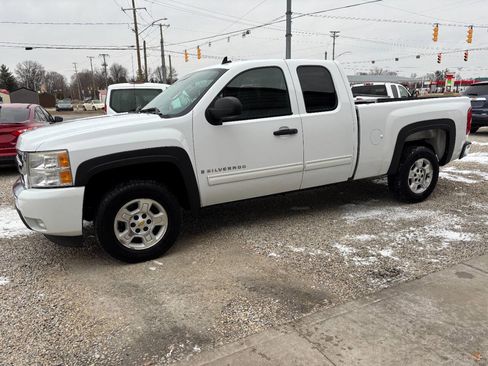 Used 2009 Chevrolet Silverado 1500 LT w/ Power Pack Plus image 1