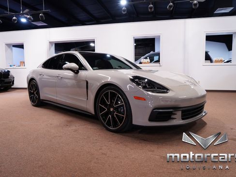 Used 2020 Porsche Panamera w/ Premium Package image 9