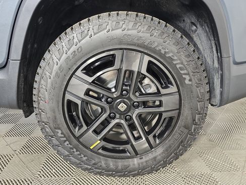 Used 2024 Rivian R1T Adventure AWD/4WD image 10