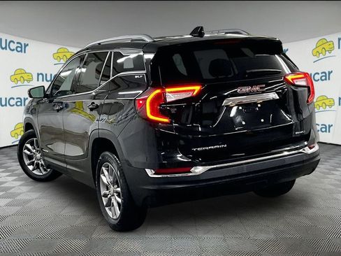 Used 2024 GMC Terrain SLT AWD/4WD image 4