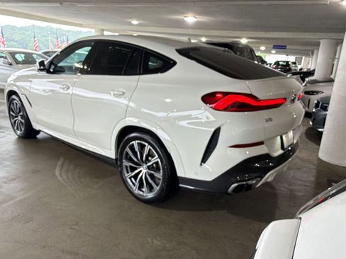 Used 2024 BMW X6 M60i AWD/4WD image 3