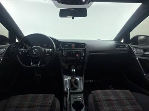 Used 2017 Volkswagen GTI SE FWD image 26