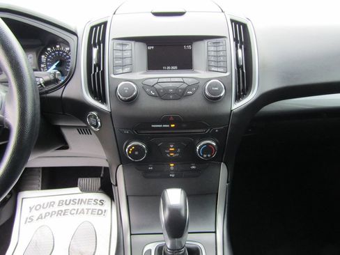 Used 2018 Ford Edge SE image 23