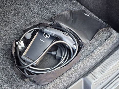 Used 2023 Volkswagen ID.4 Pro image 48