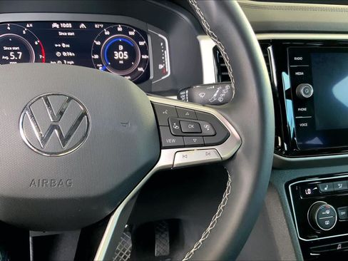 Used 2022 Volkswagen Atlas Cross Sport SE AWD/4WD image 25
