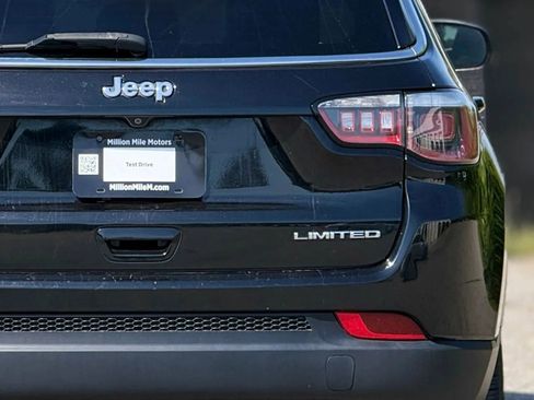 Used 2019 Jeep Compass Limited FWD image 14