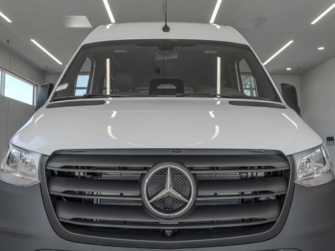 Used 2025 Mercedes-Benz Sprinter 2500 image 23
