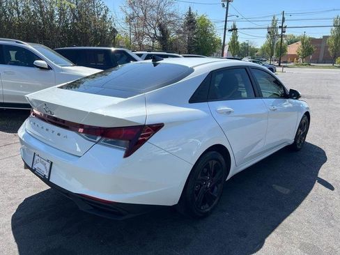 Used 2022 Hyundai Elantra SEL FWD image 7
