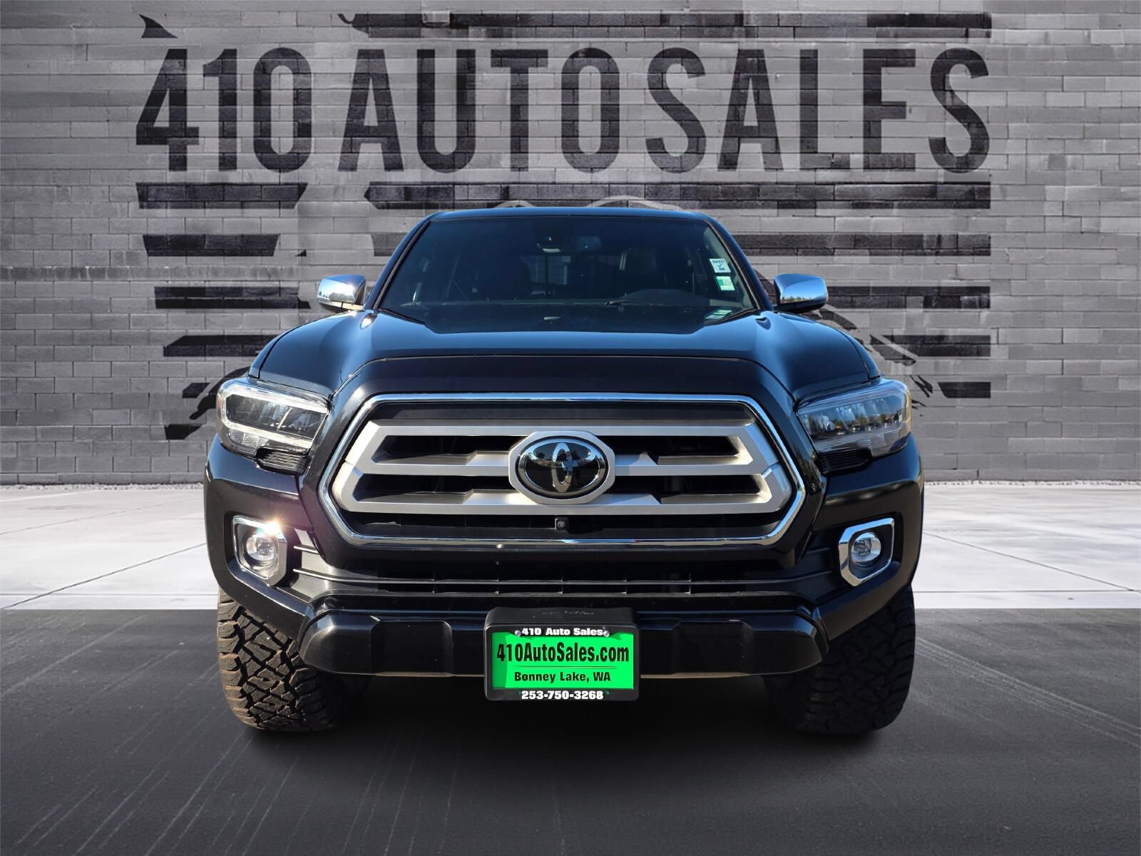 Used 2021 Toyota Tacoma Limited w/ Blackout Package (TMS) AWD/4WD image 5