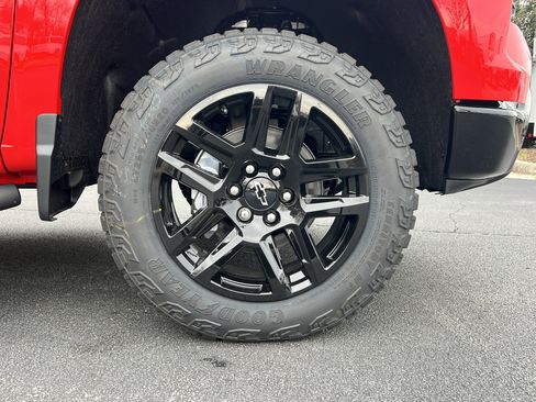 Used 2026 Chevrolet Silverado 1500 Custom Trail Boss w/ LPO, Dark Essentials Package image 13