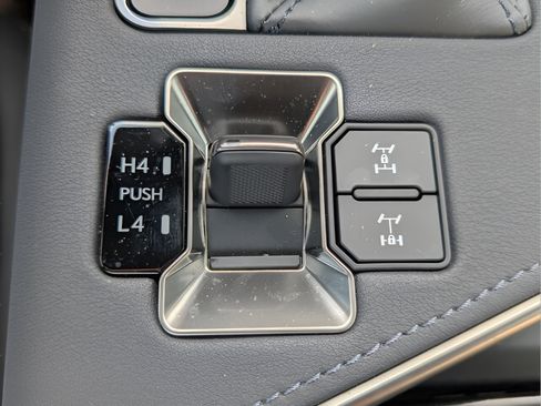 Used 2026 Lexus GX 550 AWD/4WD image 24