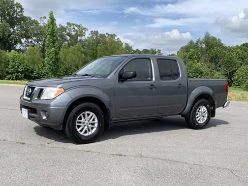 Used 2019 Nissan Frontier SV RWD image 3