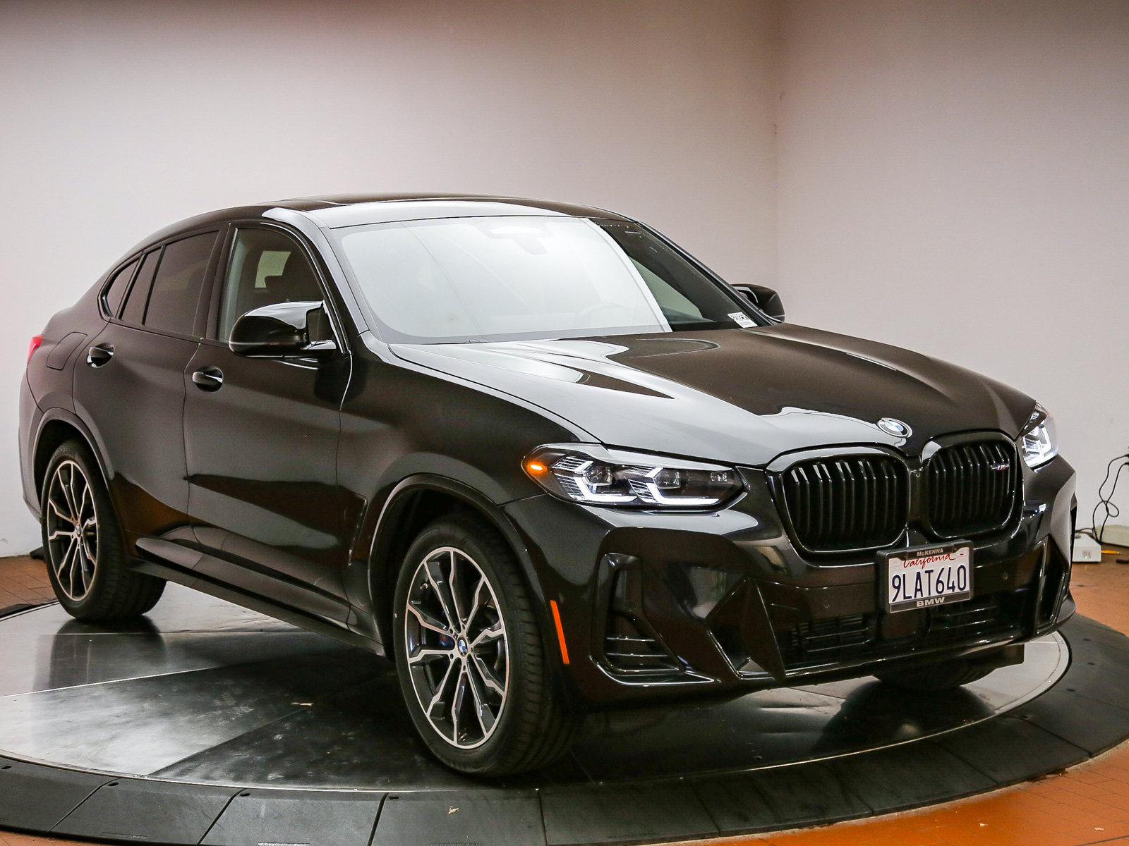 Certified 2024 BMW X4 M40i AWD/4WD image 3