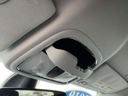 Used 2019 Jeep Cherokee Limited image 31