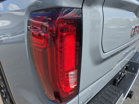 Used 2025 GMC Sierra 1500 AT4 w/ AT4 Premium Package AWD/4WD image 36