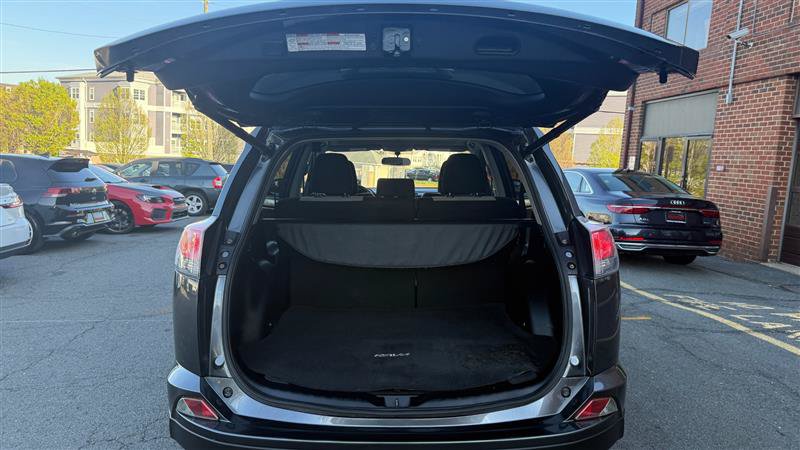 Used 2016 Toyota RAV4 XLE FWD image 19