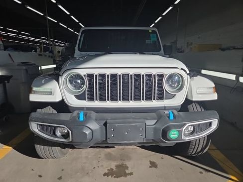 Used 2024 Jeep Wrangler Unlimited Sahara w/ Technology Group AWD/4WD image 13