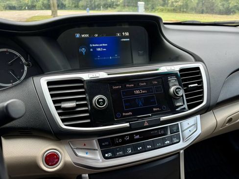 Used 2015 Honda Accord EX-L image 21