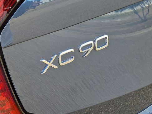 New 2026 Volvo XC90 B6 Plus w/ Protection Package Premier image 11