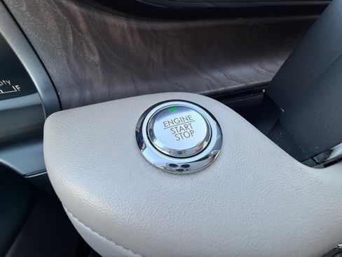 Used 2020 Lincoln Aviator Reserve w/ Equipment Group 202A image 30