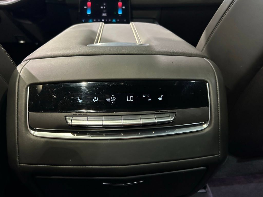 Used 2026 Cadillac Escalade Platinum Sport w/ LPO, ONYX Package AWD/4WD image 38