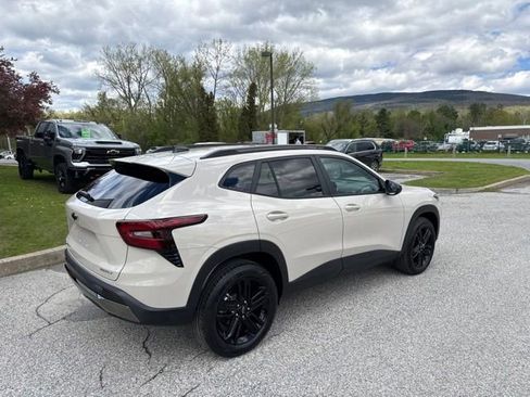 New 2026 Chevrolet Trax ACTIV FWD image 10
