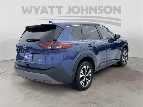 Used 2023 Nissan Rogue SV image 5