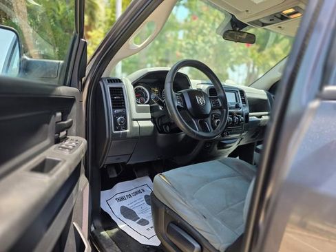 Used 2017 RAM 1500 Express RWD image 23