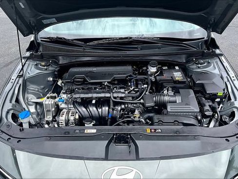 Used 2025 Hyundai Elantra SEL FWD image 28