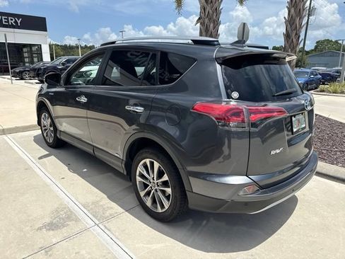 Used 2017 Toyota RAV4 Limited AWD/4WD image 5