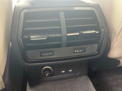 Used 2020 Audi Q3 2.0T Premium Plus w/ Premium Plus Package image 39